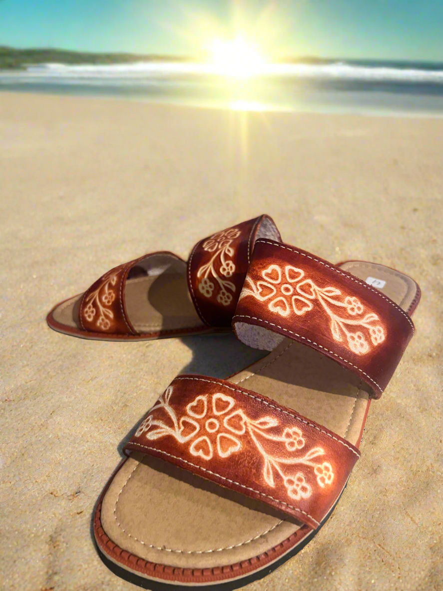 Leather sandal for women