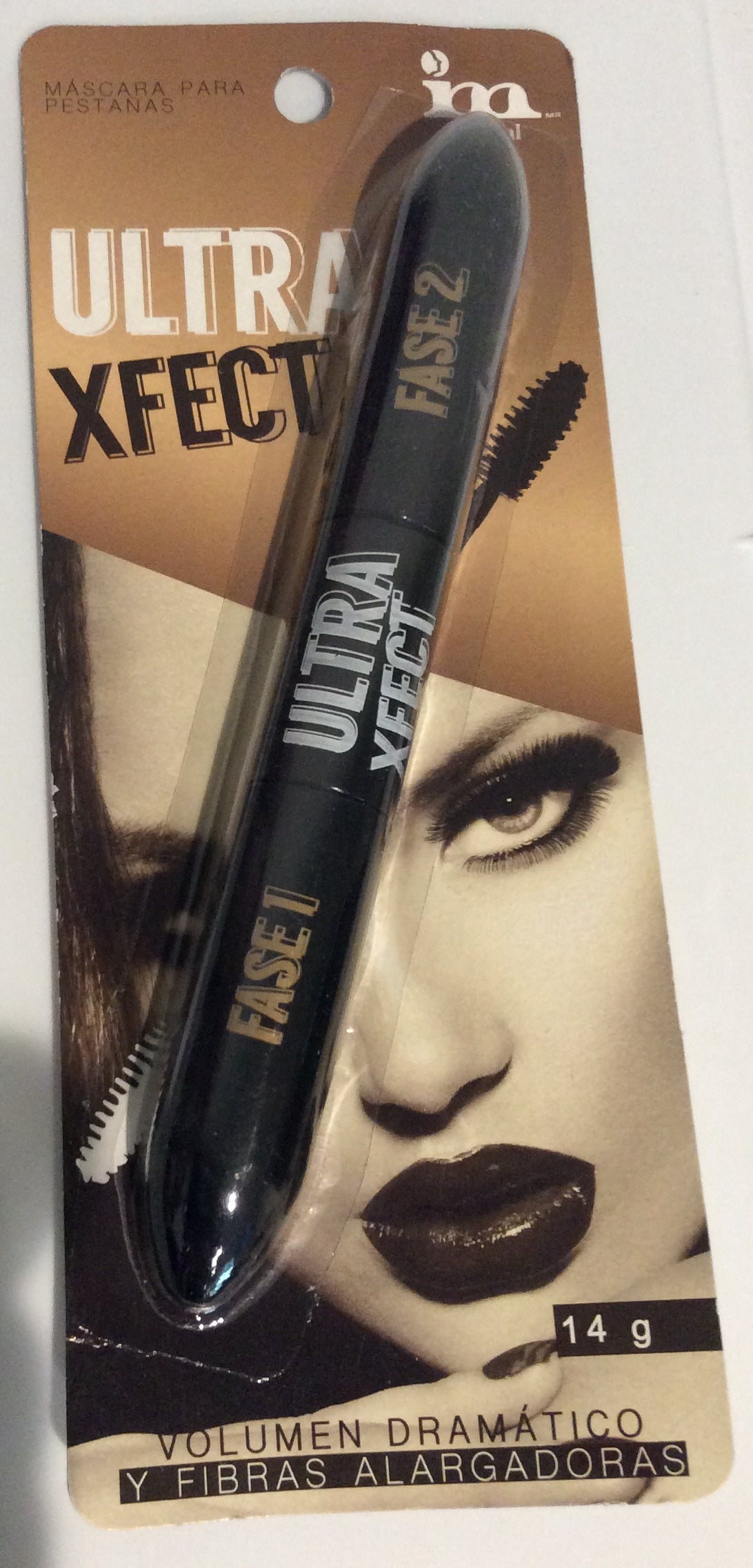 Ultra effect, dramatic volume and lengthening fibers mascara